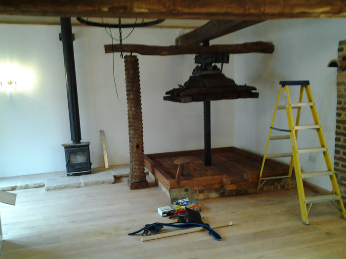 Feature cider press